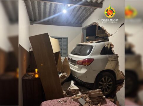 condutora-bebada-e-sem-cnh-perde-controle-de-carro-e-invade-casa-no-df