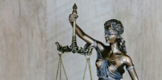 policial-e-advogada-viram-reus-por-vazar-informacoes-para-o-trafico