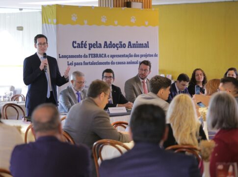cafe-da-manha-marca-apresentacao-de-pl-dedicado-a-causa-animal-no-pais