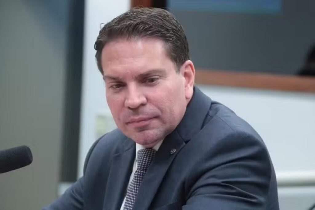 entenda-como-ramagem-fugiu-aos-eua-com-ajuda-de-filho-de-garimpeiro