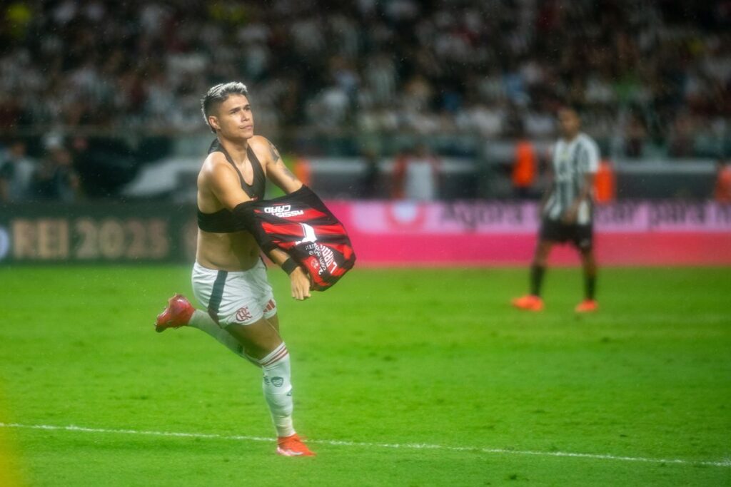 luiz-araujo-reconhece-favoritismo-do-psg-na-final-do-intercontinental