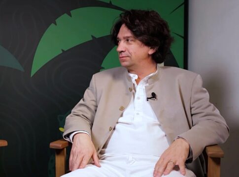 reinos-medievais-tinham-la-suas-vantagens,-diz-guru-da-direita-dos-eua