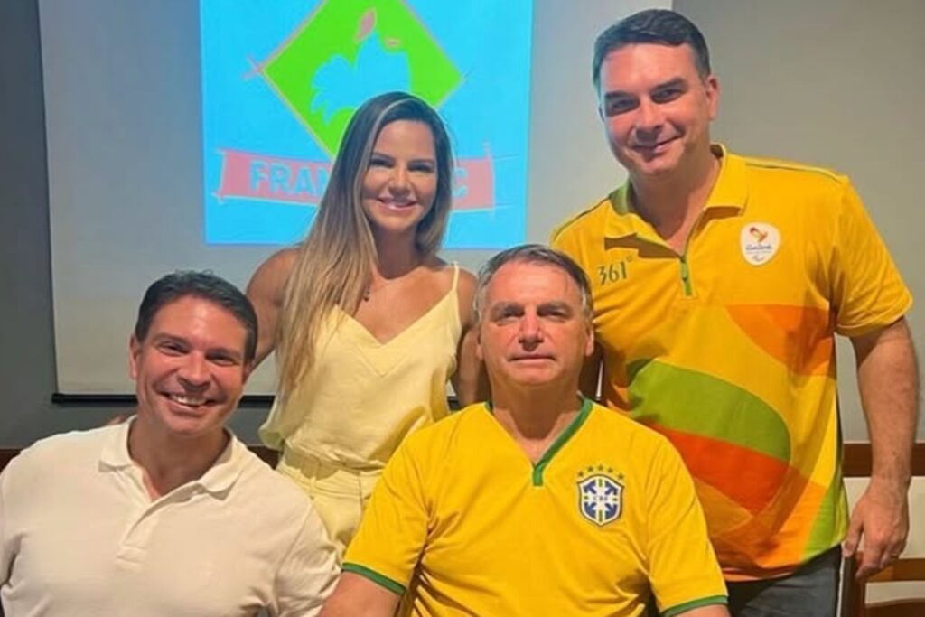 esposa-de-ramagem-diz-em-rede-social-que-suas-contas-foram-bloqueadas