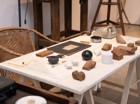 sergio-camargo:-megaexposicao-gratuita-realizada-pelo-metropoles-reproduz-atelie-do-artista;-saiba-detalhes