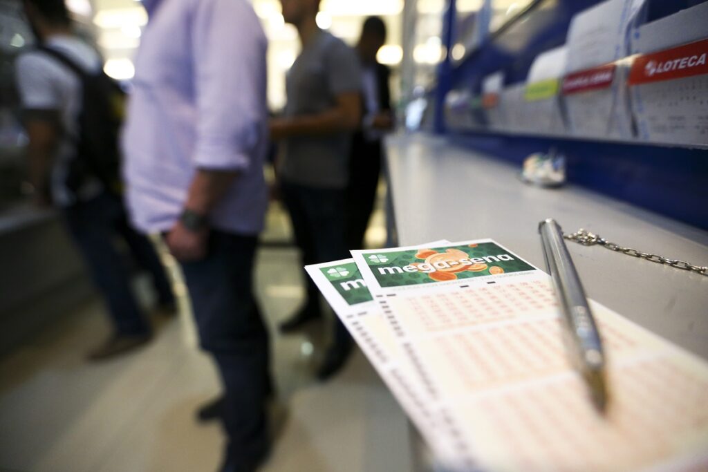 mega-sena-pode-pagar-r$-52-milhoes-hoje-(16/12).-veja-como-apostar