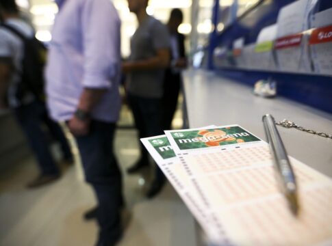 mega-sena-pode-pagar-r$-52-milhoes-hoje-(16/12).-veja-como-apostar
