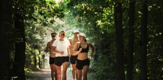 corrida-envelhece-o-rosto?-dermatologista-explica-a-“runner’s-face”