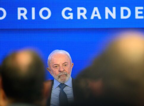 genial/quaest:-governo-lula-e-desaprovado-por-49%-e-aprovado-por-48%