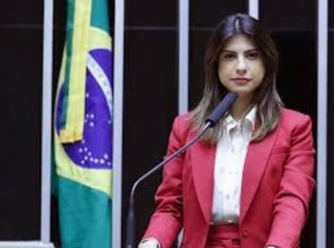 novo-aciona-conselho-de-etica-da-camara-para-punir-deputada-petista