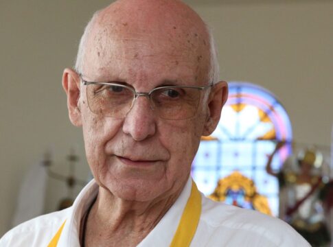 igreja-determina-que-padre-julio-pare-de-transmitir-missas-na-internet