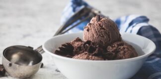 sorvete-caseiro-de-chocolate-com-3-ingredientes;-confira-a-receita