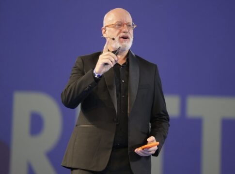 “com-o-pix,-brasil-ja-esta-10-anos-a-frente-dos-eua”,-diz-brett-king