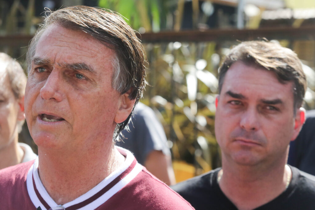 bolsonaro-pediu-camisa-do-flamengo-a-flavio-para-jogo-contra-o-psg