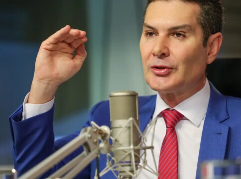 governo-federal-vai-investir-r$-4-bilhoes-em-trens-no-recife