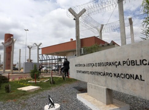 em-presidio-de-brasilia,-th-joias-cumpre-regime-diferenciado