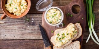 pate-de-ovos-com-ervas-e-amendoas-e-saboroso-e-facil-de-fazer