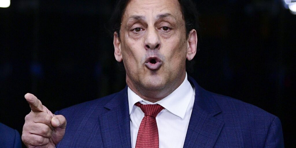 ex-advogado-de-bolsonaro-e-condenado-por-injuria-racial