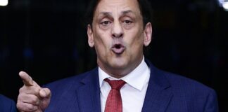 ex-advogado-de-bolsonaro-e-condenado-por-injuria-racial