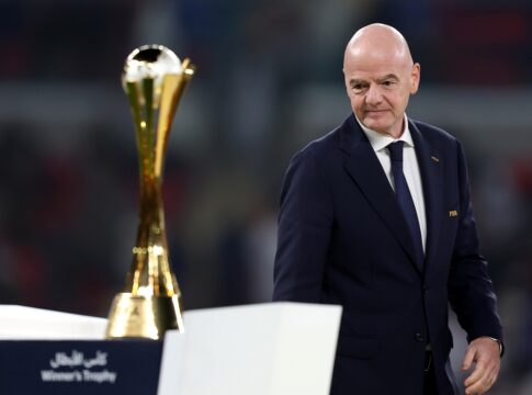 presidente-da-fifa-parabeniza-psg-apos-titulo-da-copa-intercontinental