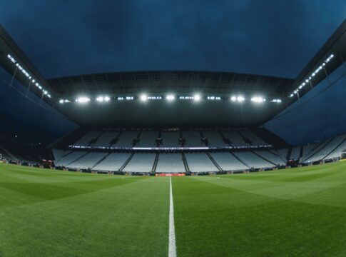 corinthians-e-vasco-fazem-jogo-de-ida-na-final-da-copa-do-brasil;-siga