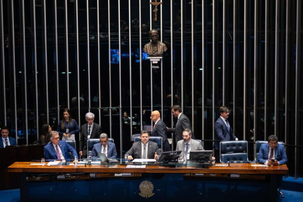 senado-aprova-dosimetria-que-beneficia-bolsonaro-e-presos-pelo-8/1