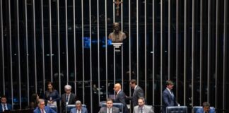 senado-aprova-dosimetria-que-beneficia-bolsonaro-e-presos-pelo-8/1