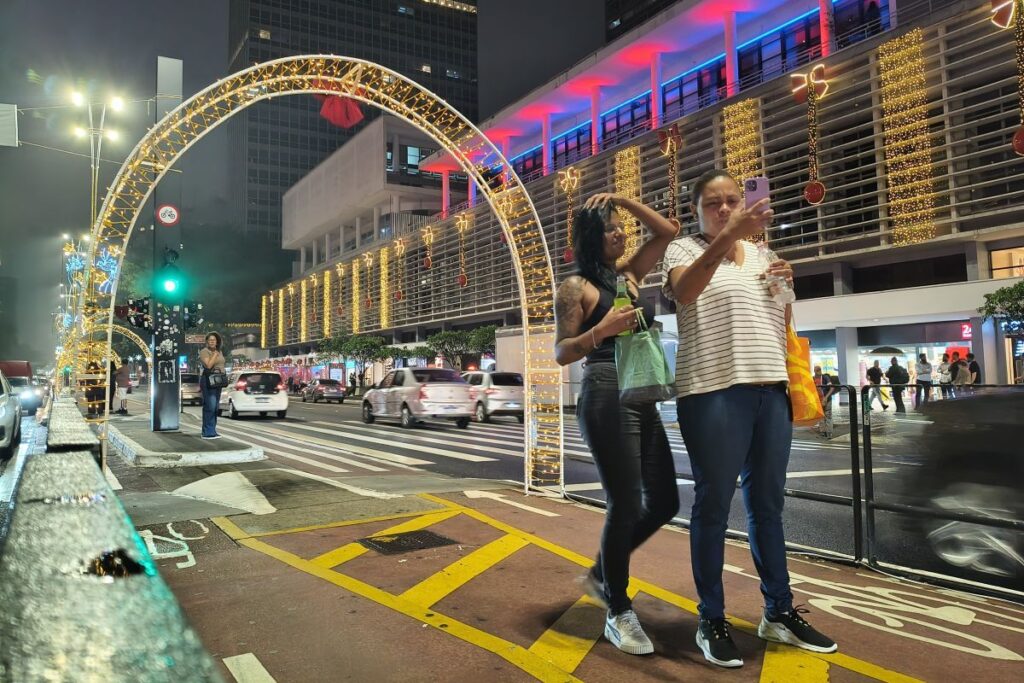 luzes-da-paulista-despertam-“espirito-natalino”-e-nostalgia