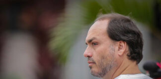 carlos-pede-“celeridade-medica”-para-evitar-danos-a-saude-de-bolsonaro