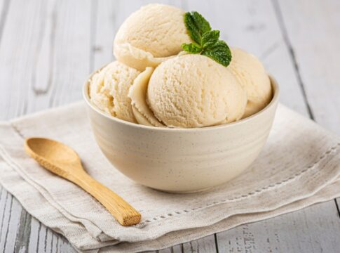 faca-sorvete-de-leite-em-po-caseiro-com-apenas-3-ingredientes