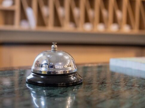 novas-regras-de-check-in-e-check-out-ja-valem-em-hoteis-no-brasil