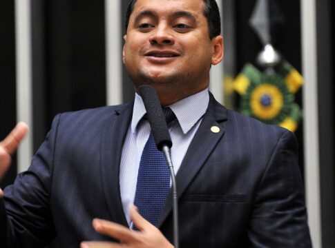 pf-aponta-senador-como-‘sustentaculo-politico’-de-esquema-no-inss