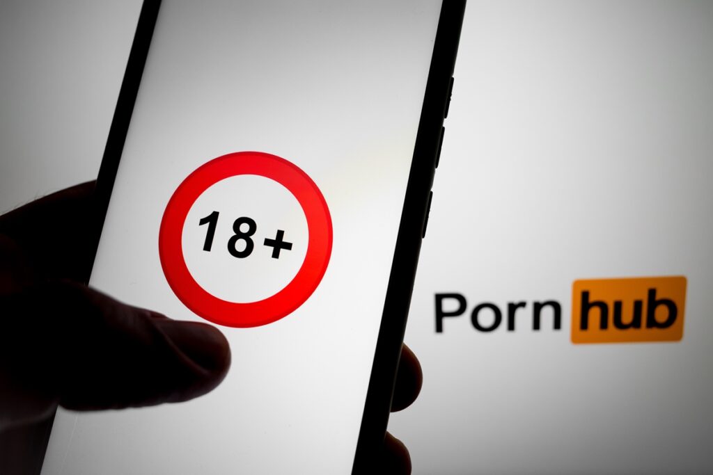 hackers-acessam-dados-de-site-pornografico-e-ameacam-divulgar-usuarios