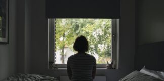 6-sintomas-de-depressao-podem-antecipar-risco-de-demencia,-diz-estudo