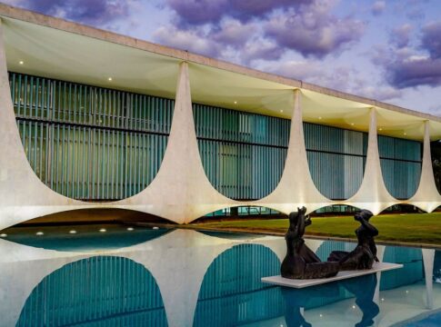 pf-acha-documentos-no-alvorada-e-pede-para-interrogar-bolsonaro