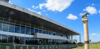 ibaneis-sanciona-lei-que-concede-folga-a-servidores-no-aniversario