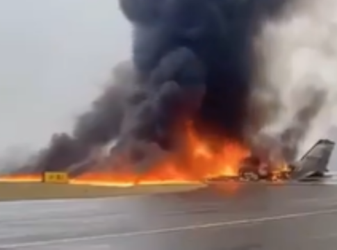 imagens-mostram-explosao-de-aviao-de-ex-piloto-da-nascar-apos-queda