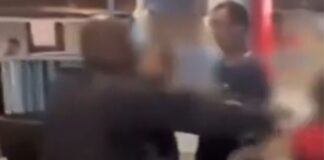 pm-agride-mulher-de-65-anos-com-coronhada-de-fuzil-em-bar-no-rio