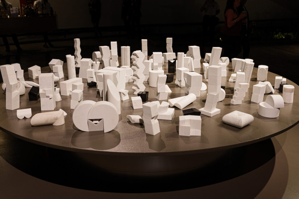 gratuita,-megaexposicao-inedita-de-sergio-camargo-no-df-e-uma-das-maiores-ja-realizadas-para-o-escultor