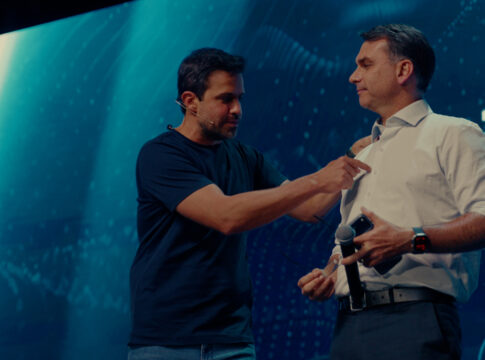 quem-reaproximou-flavio-bolsonaro-de-marcal