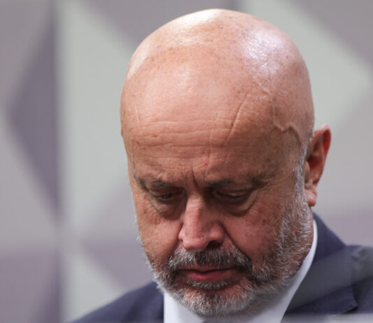 pf-investiga-lavagem-com-debentures-e-fundos-na-farra-do-inss