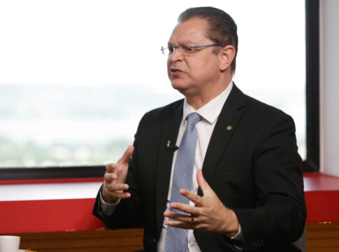 lider-do-pl-na-camara-e-alvo-de-operacao-da-pf