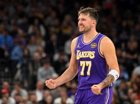 com-triplo-duplo-de-doncic,-lakers-vencem-jazz.-veja-resultados-da-nba