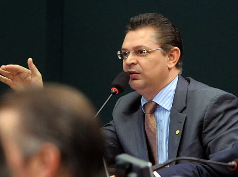 sostenes-cavalcante-revela-origem-de-r$-430-mil-encontrados-em-hotel