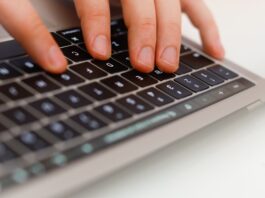 policia-prende-suspeitos-de-perseguir-vitimas-on-line-durante-um-ano