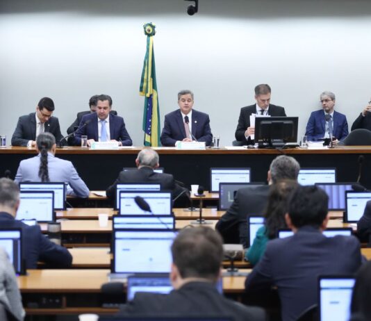 comissao-do-congresso-aprova-orcamento-de-2026