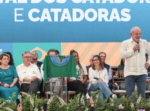 lula-defende-que-catadores-tenham-mais-acesso-a-servicos-publicos