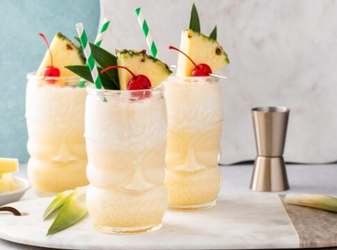 pina-colada-refrescante-e-gostosa-para-brindar-no-fim-de-ano