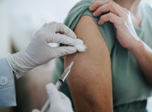 instituto-butantan-vai-iniciar-entrega-ao-sus-de-vacina-contra-dengue