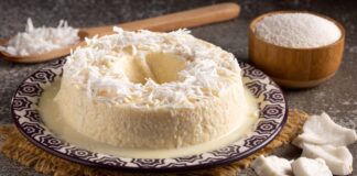bolo-de-tapioca-com-leite-de-coco-e-perfeito-para-acompanhar-o-cafe