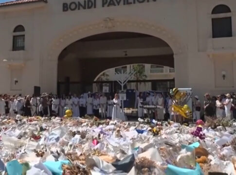 australianos-homenageiam-vitimas-do-massacre-antissemita-em-sydney